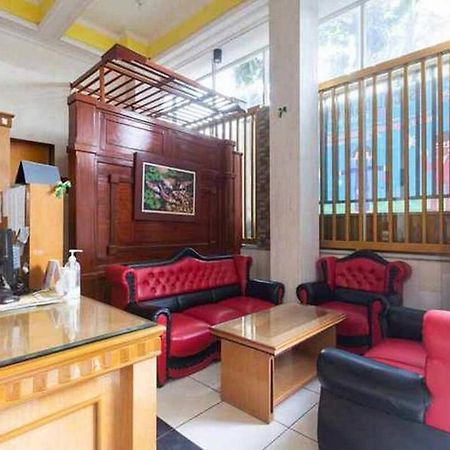 Homestay Gayatri Sawojajar Near Univ Negeri Malang Kampus 2 Mitra Reddoorz Eksteriør billede
