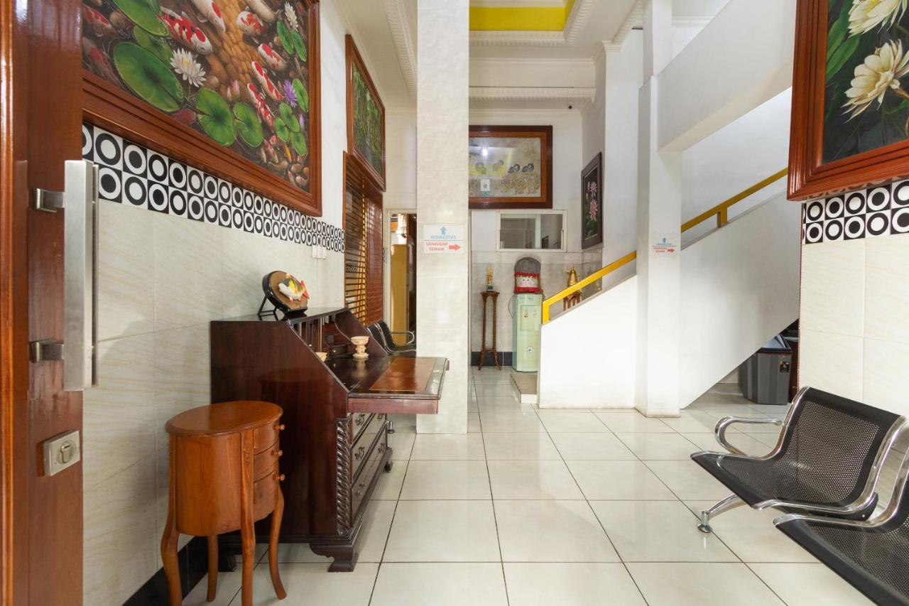 Homestay Gayatri Sawojajar Near Univ Negeri Malang Kampus 2 Mitra Reddoorz Eksteriør billede