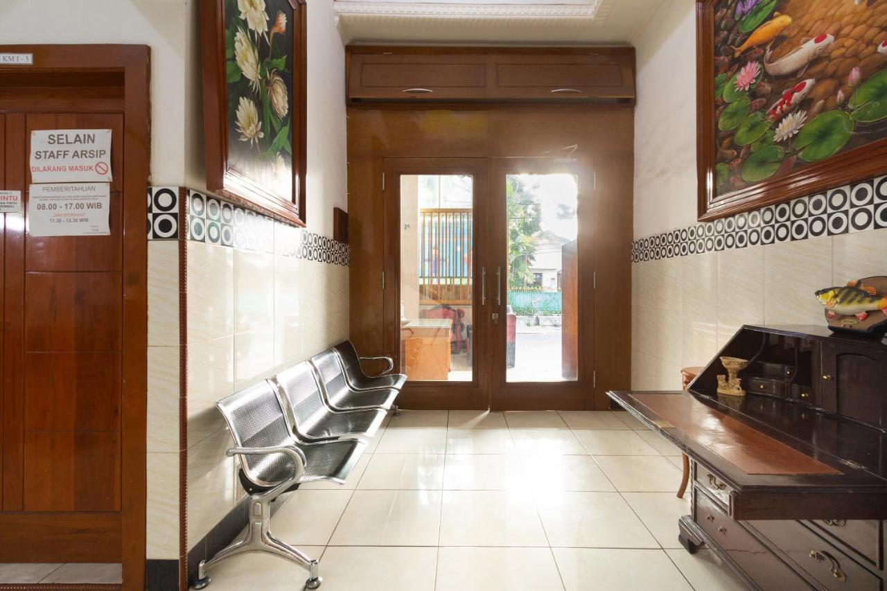 Homestay Gayatri Sawojajar Near Univ Negeri Malang Kampus 2 Mitra Reddoorz Eksteriør billede