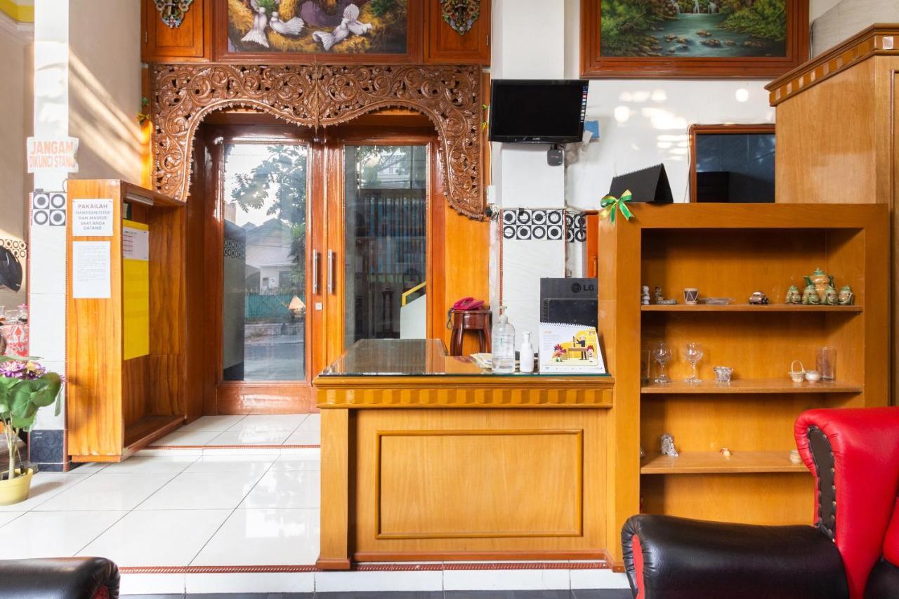 Homestay Gayatri Sawojajar Near Univ Negeri Malang Kampus 2 Mitra Reddoorz Eksteriør billede