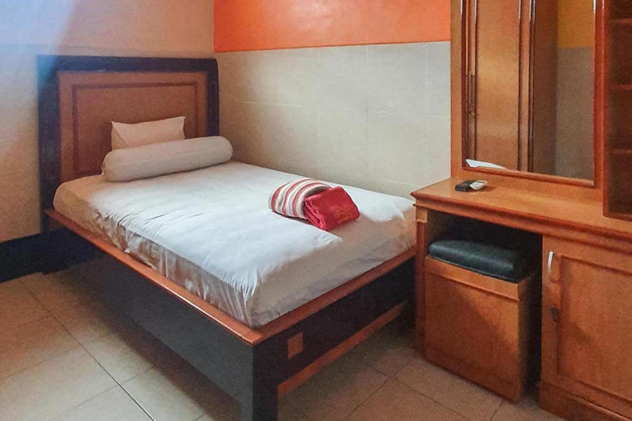Homestay Gayatri Sawojajar Near Univ Negeri Malang Kampus 2 Mitra Reddoorz Eksteriør billede