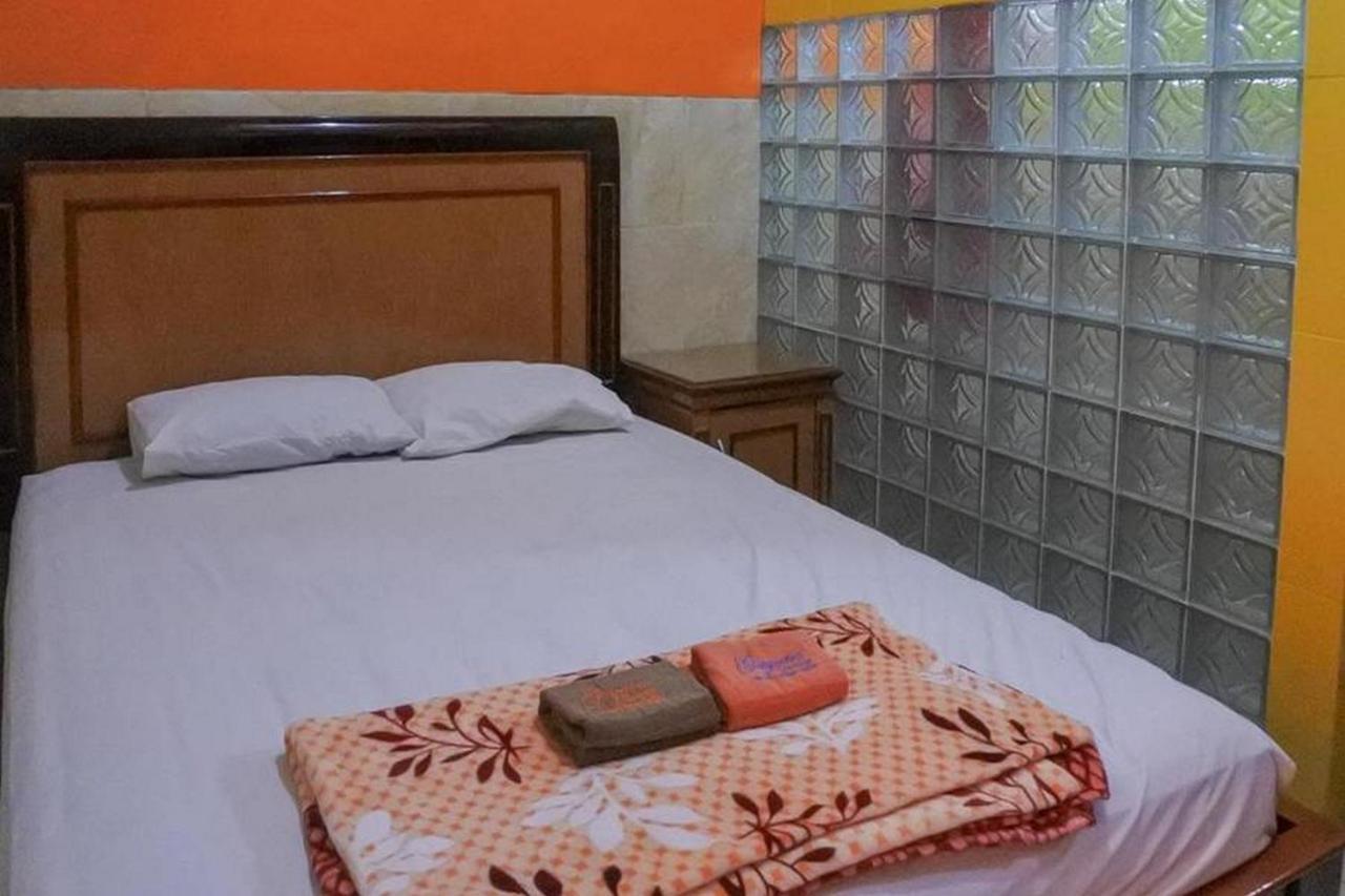 Homestay Gayatri Sawojajar Near Univ Negeri Malang Kampus 2 Mitra Reddoorz Eksteriør billede