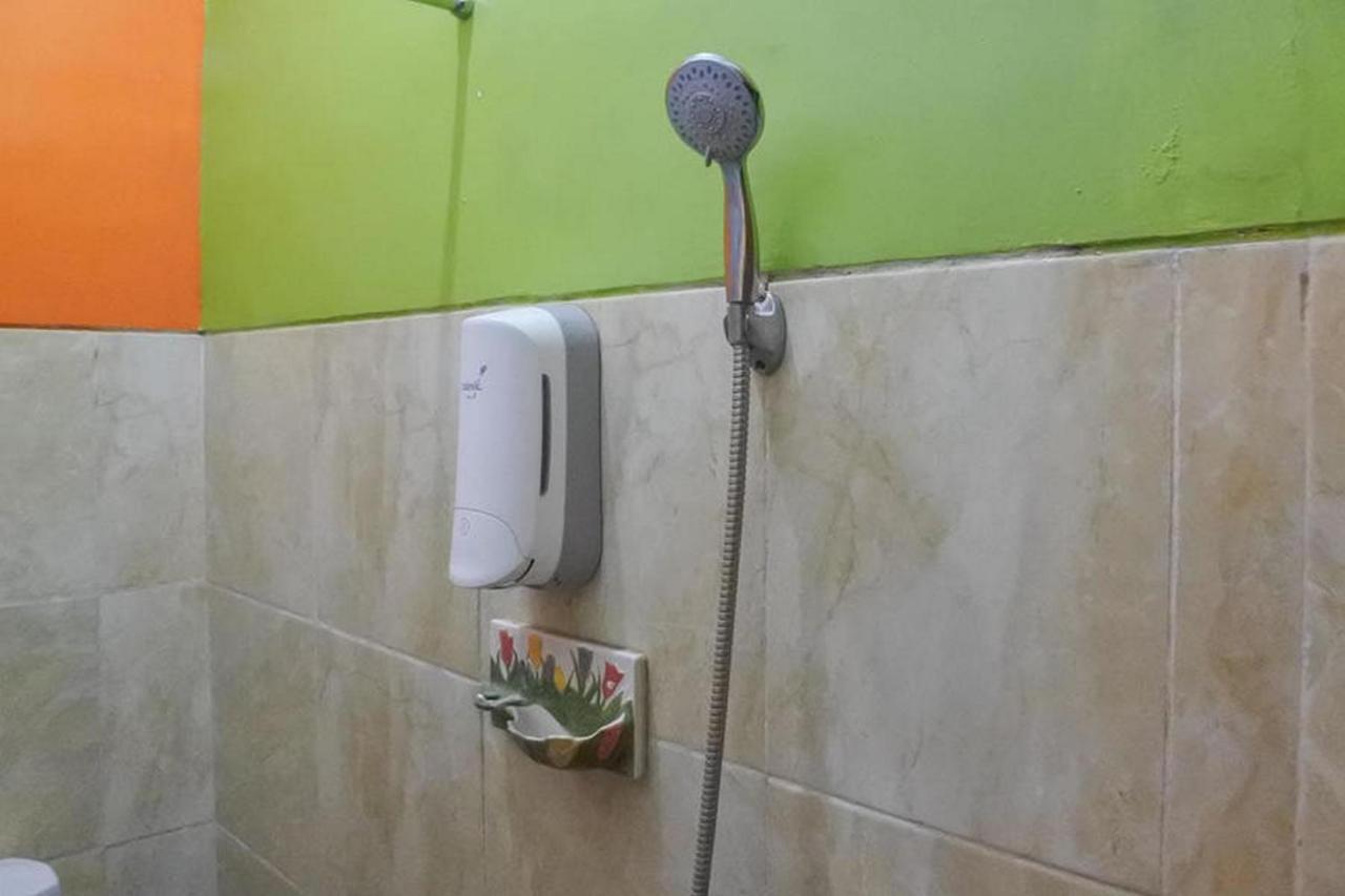 Homestay Gayatri Sawojajar Near Univ Negeri Malang Kampus 2 Mitra Reddoorz Eksteriør billede