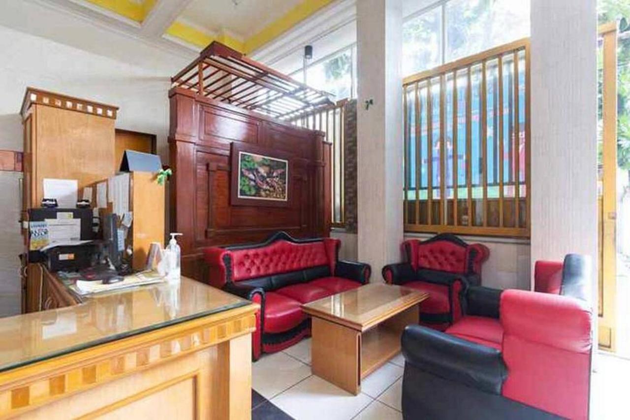 Homestay Gayatri Sawojajar Near Univ Negeri Malang Kampus 2 Mitra Reddoorz Eksteriør billede