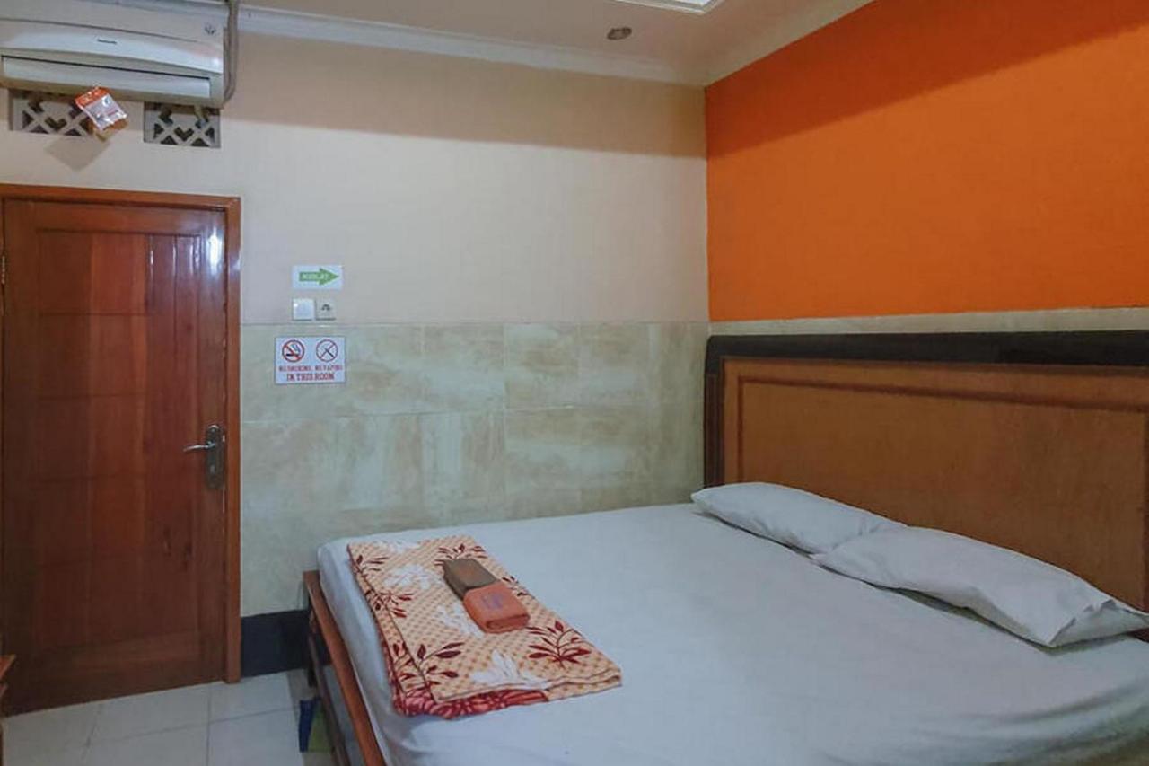 Homestay Gayatri Sawojajar Near Univ Negeri Malang Kampus 2 Mitra Reddoorz Eksteriør billede